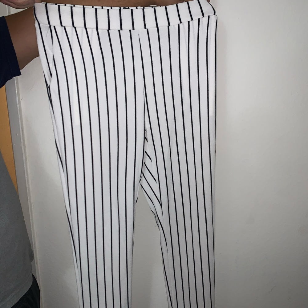 White stripped leggings pants